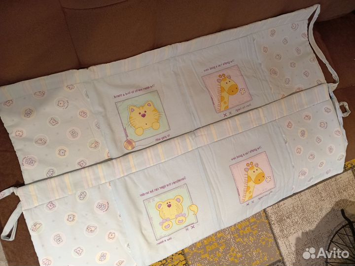 Бортики, матрасик, мобиль, погремушки и др