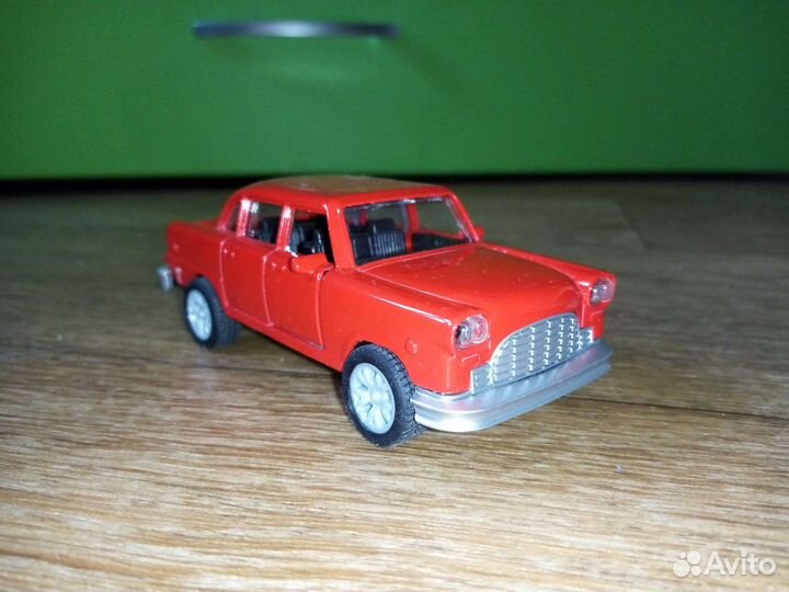 Гараж и машинки