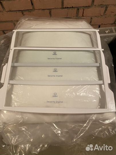 Полки и ящики для холодильника Indezit B 15.025