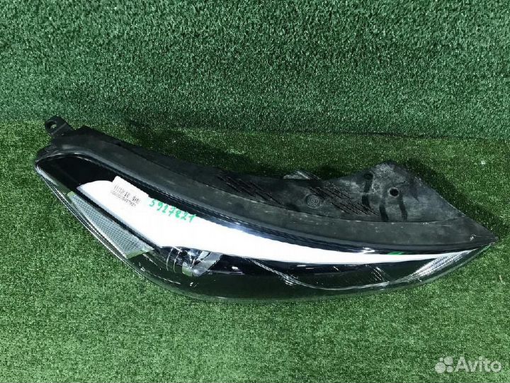 Фара правая Hyundai Tucson