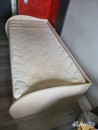 Комплект мебели для подростка, детской