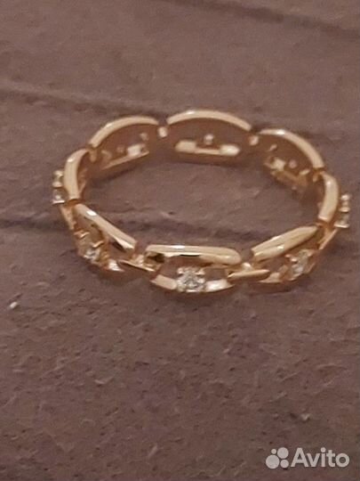 Золотое кольцо с цирконами проба 585 RG