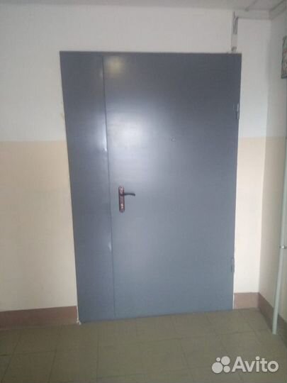 Тамбурная дверь на общий коридор