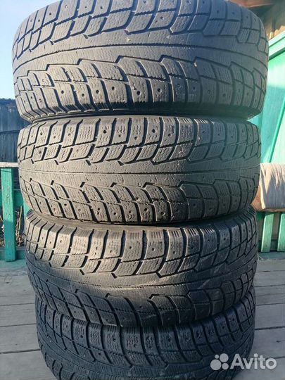 Michelin Latitude X-Ice North 215/60 R17 96T