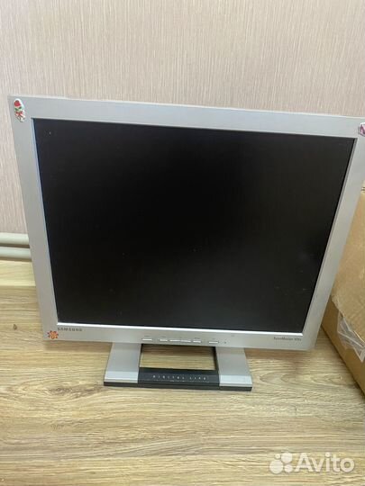 Монитор samsung