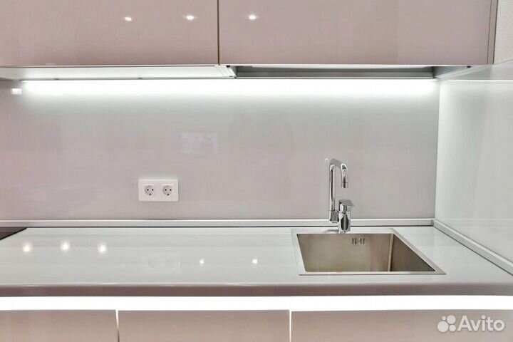 Прямой кухонный гарнитур современный