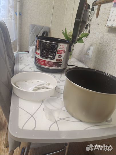 Мультиварка Redmond RMC-M20