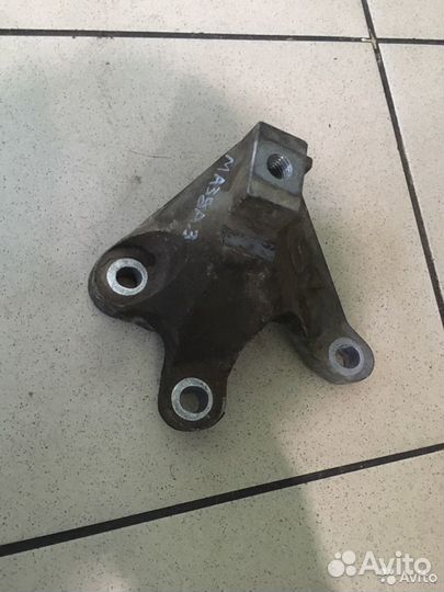 Кронштейн кпп Mazda 3 BK