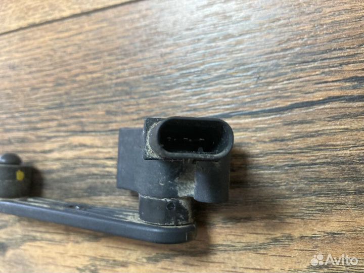 Range Rover Датчик регулировки дорож. просвета зад