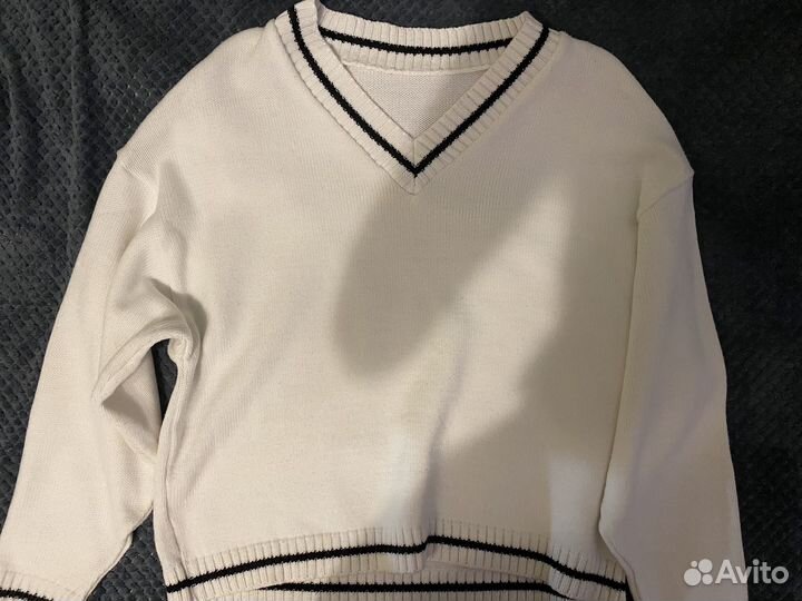 Свитер женский