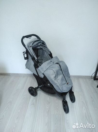 Прогулочная коляска babalo