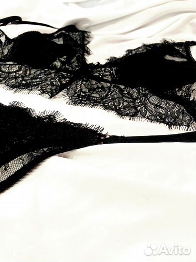 Комплект женского нижнего белья от Yoleens