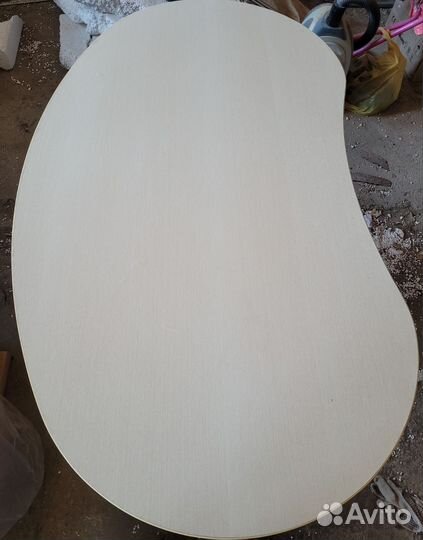 Маникюрный стол