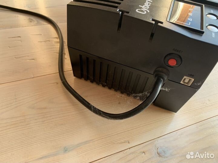 Источник бесперебойного питания