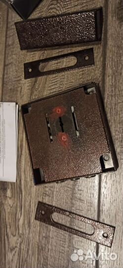 Замок накладной сувальдный