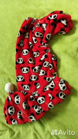 Комбинезон, носочки и кепка для собаки