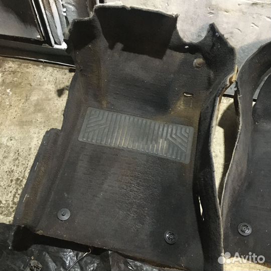 Ковровое покрытие перед Mercedes-Benz W210