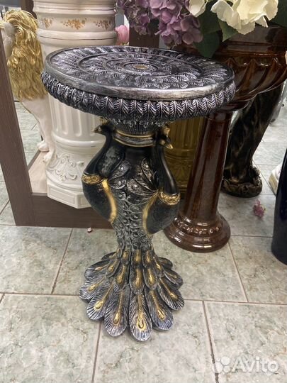 Журнальный столик круглый павлин