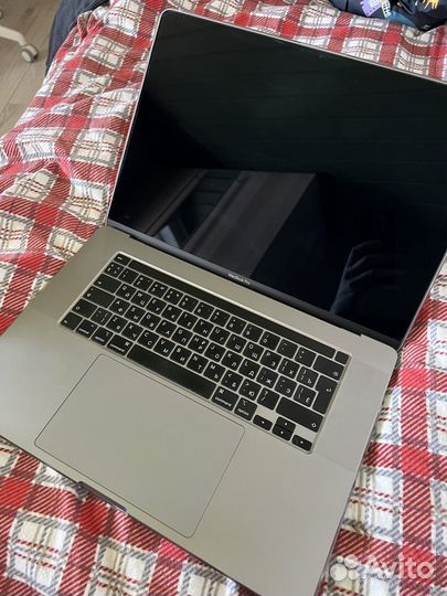 Macbook pro 16 2019 i9 2,3 16 ssd1tb