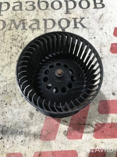 Моторчик отопителя Renault Megane III (2008—2014)