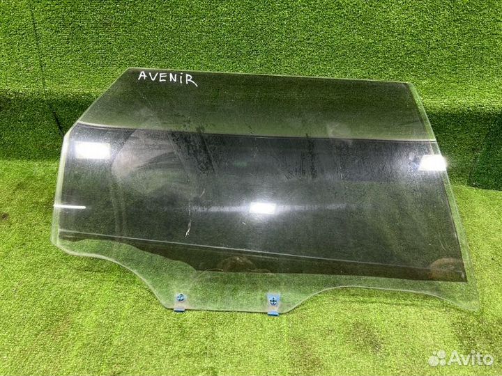 Стекло двери заднее правое Nissan Avenir 2000