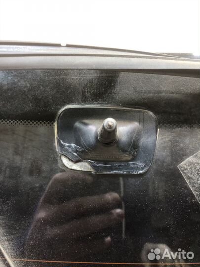 Стекло заднее BMW E39 с молдингами под антенну