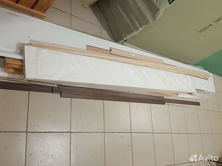 Подоконник пласт., остатки стр.мат