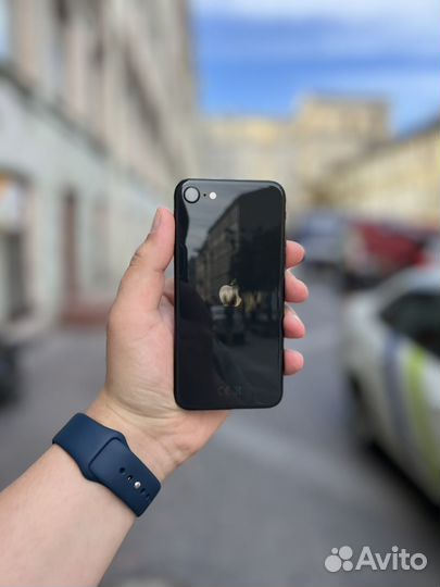 iPhone SE (2020), 64 ГБ