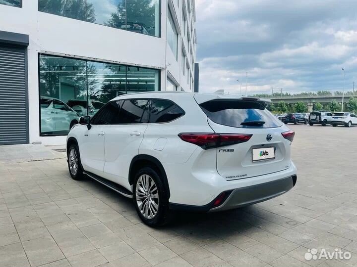 Toyota Highlander 2.5 AT, 2022, 10 000 км