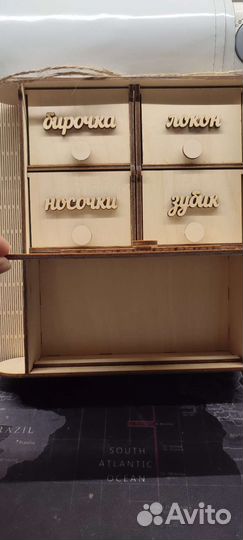 Деревянная шкатулка