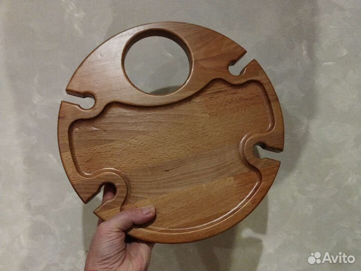 Столик для вина и закусок