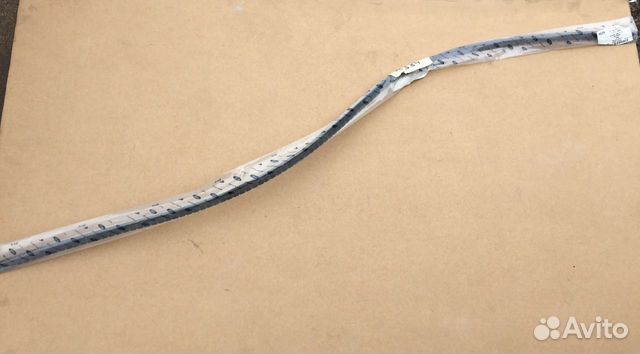 Молдинг стекла Ford Kuga