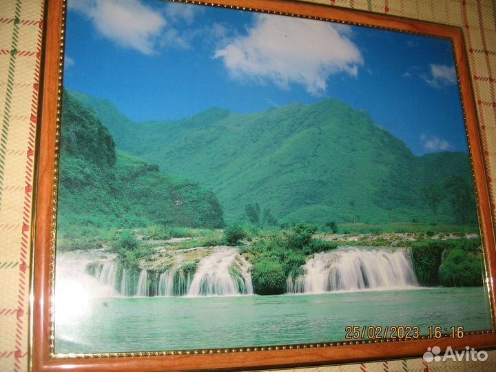 Картина в раме постер