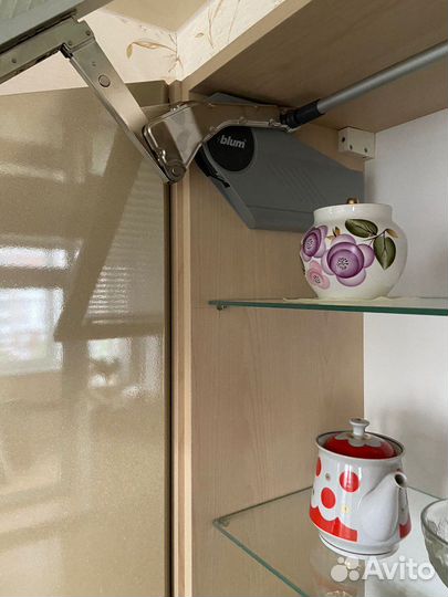 Кухонный гарнитур угловой бу с техникой