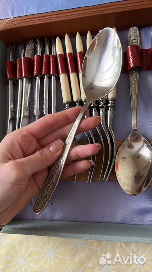 Столовый набор: ножи, вилки, ложки - нержавеющая