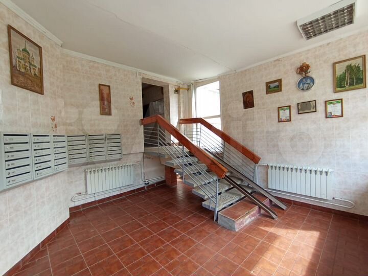 2-к. квартира, 49 м², 1/9 эт.