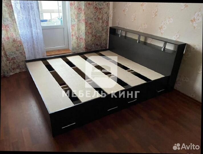 Кровать с ящиками