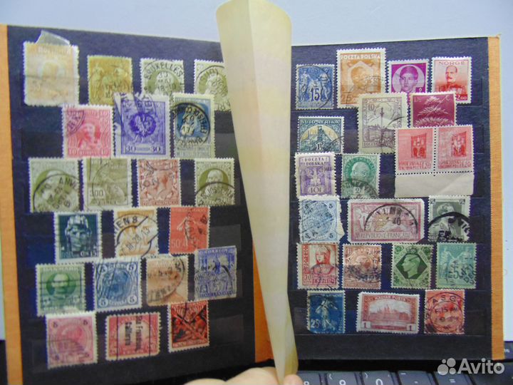 Альбом с марками. Старые Марки мира. 61