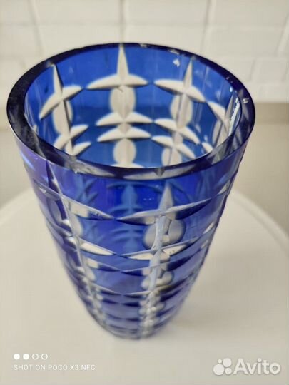 Хрустальная ваза синяя