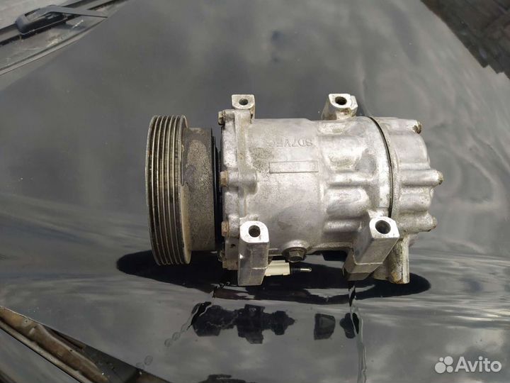 Компрессор кондиционера Nissan almera g15