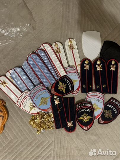 Погоны, шевроны, фурнитура