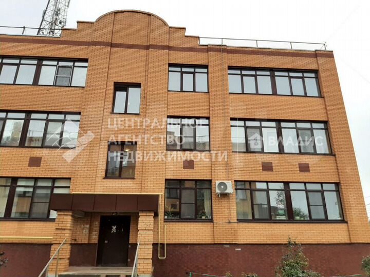 2-к. квартира, 68 м², 3/3 эт.