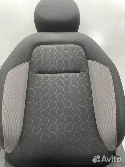 Сиденье переднее правое Citroen C3 Picasso 2010