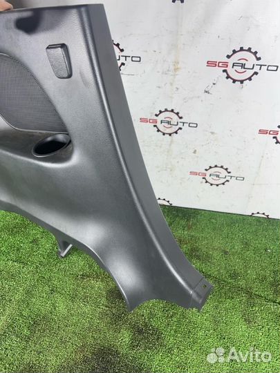 Обшивка салона задняя левая Toyota Celica ZZT231