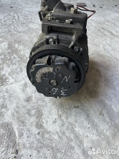 Компрессор кондиционера 64506901781