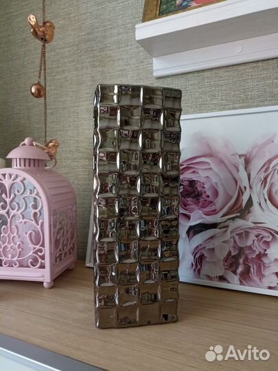 Стильная зеркальная ваза