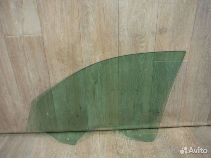 Стекло двери передней,правое chev Malibu VI 2013