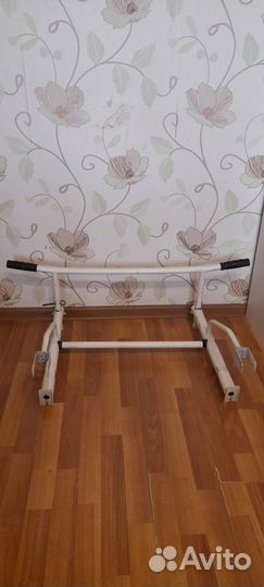 Турник настенный