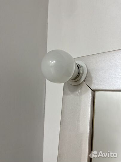 Гримерное зеркало с лампочками