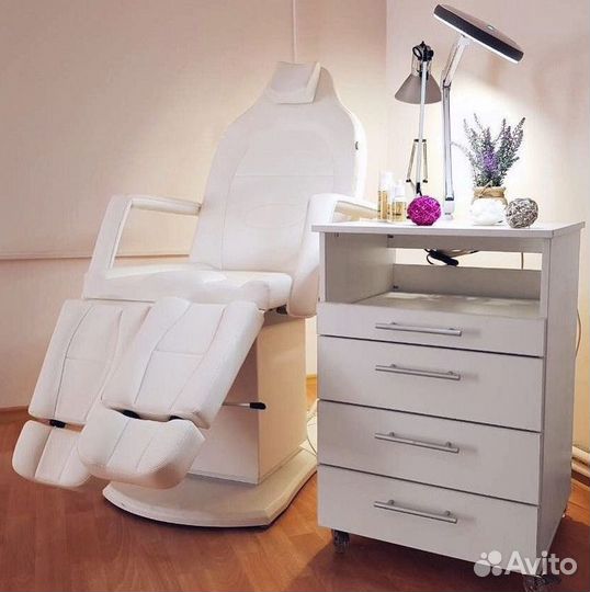Педикюрное кресло с электроприводами